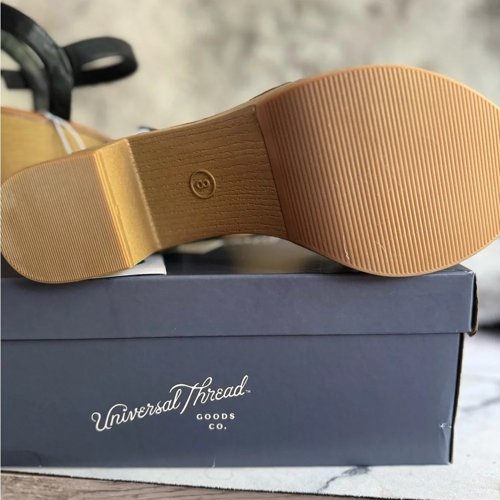 Universal Thread Ladies Heels/Wedges - Picture 9 of 11